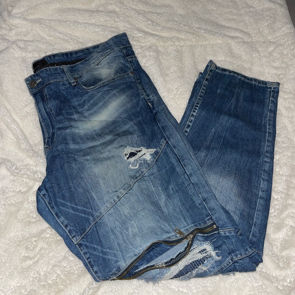 Men’s ripped jeans